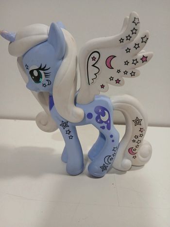 Design a pony princess luna 2012