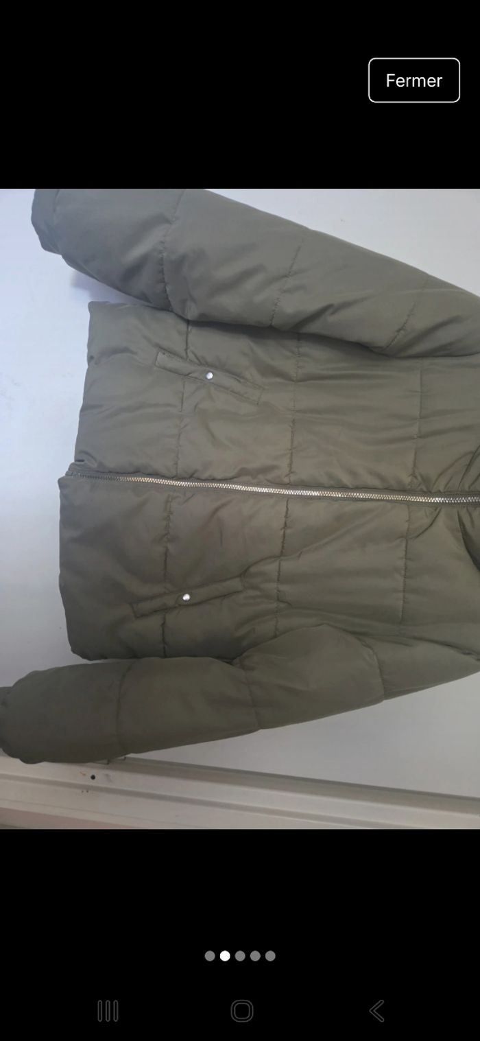 Manteau kaki avec un intérieur fausse fourrure - photo numéro 2