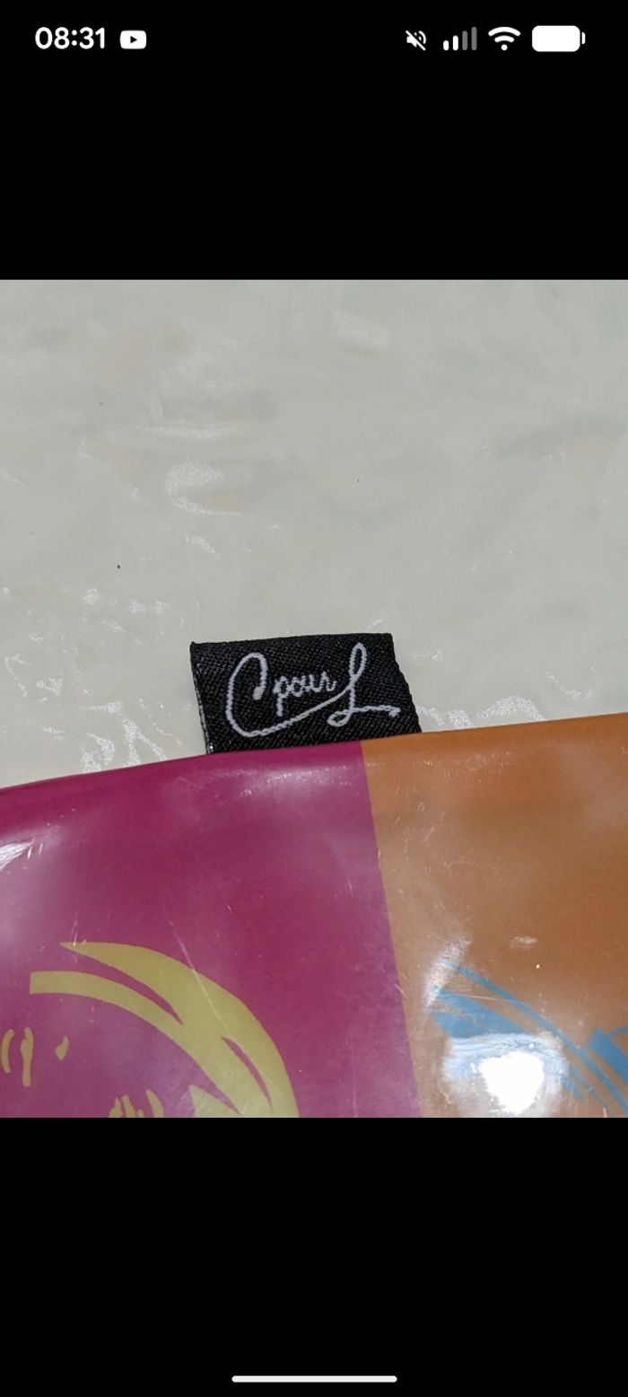 Jolie trousse à maquillage très originale. - photo numéro 3