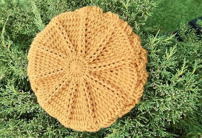 Bonnet Béret crochet couleur moutarde - photo numéro 7