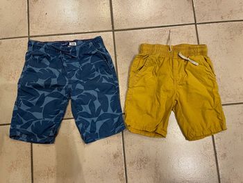 Lot de 2 shorts taille 5ans