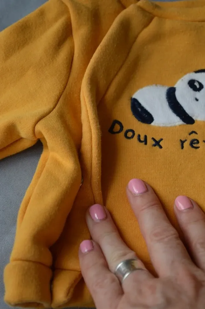 pull bébé moutarde panda - 3-6 mois - photo numéro 3