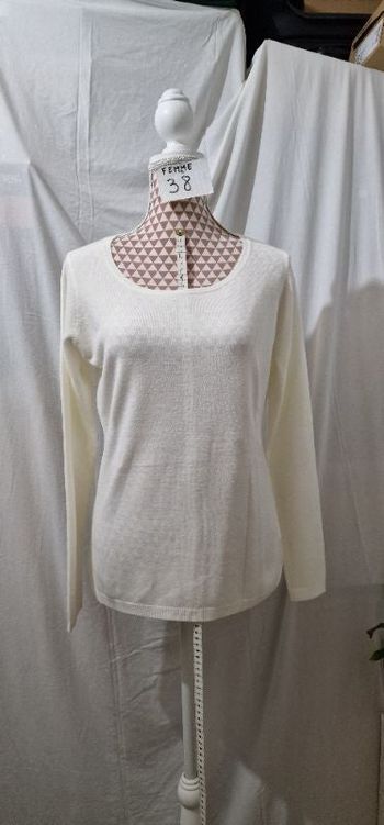 Pull ,fin,crème, neuf juste lavé,en acrylique, longueur 64cm