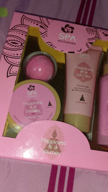 Coffret spa exclusives happiness is a journey neuf