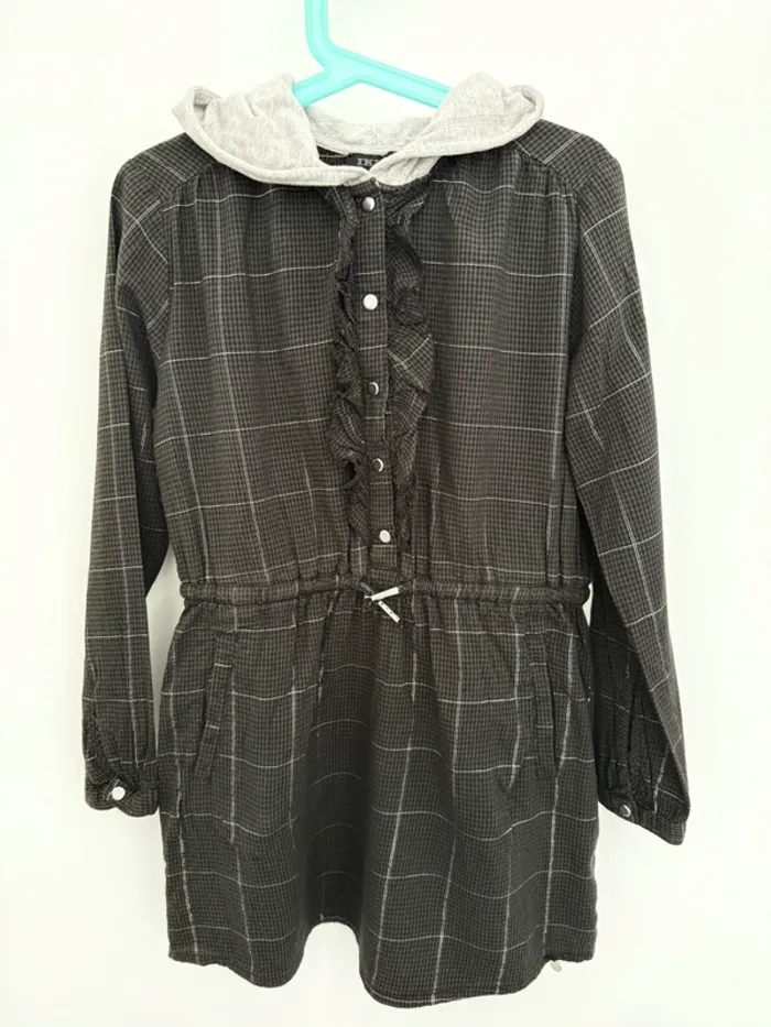 Robe ikks à capuche 8 ans