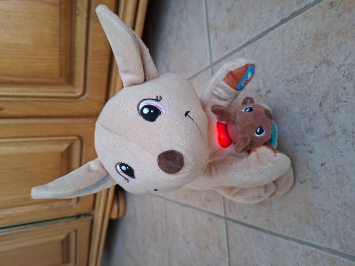 Maman Kangou-Love et Son bébé, Vtech Peluche Interactive pour bébé