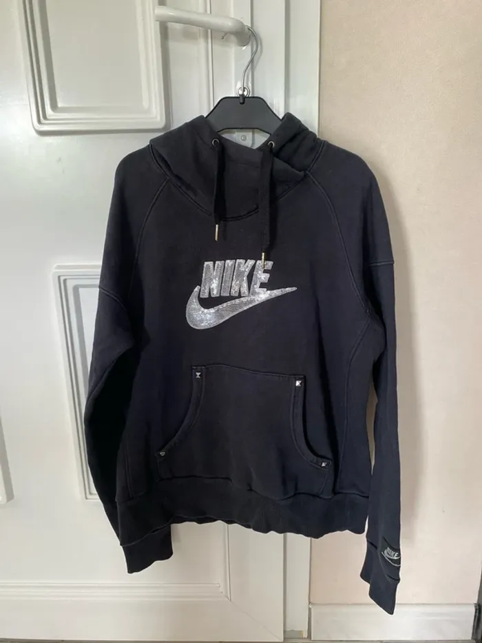 Sweat à capuche Nike femme noir – Logo sequins argentés – Taille S – Style unique !