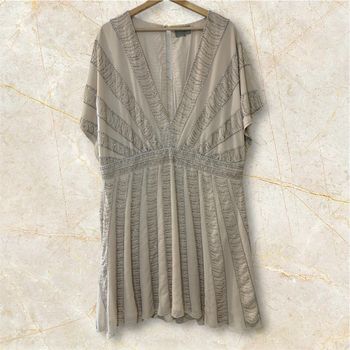 Robe patineuse courte à rayures en perles et sequins