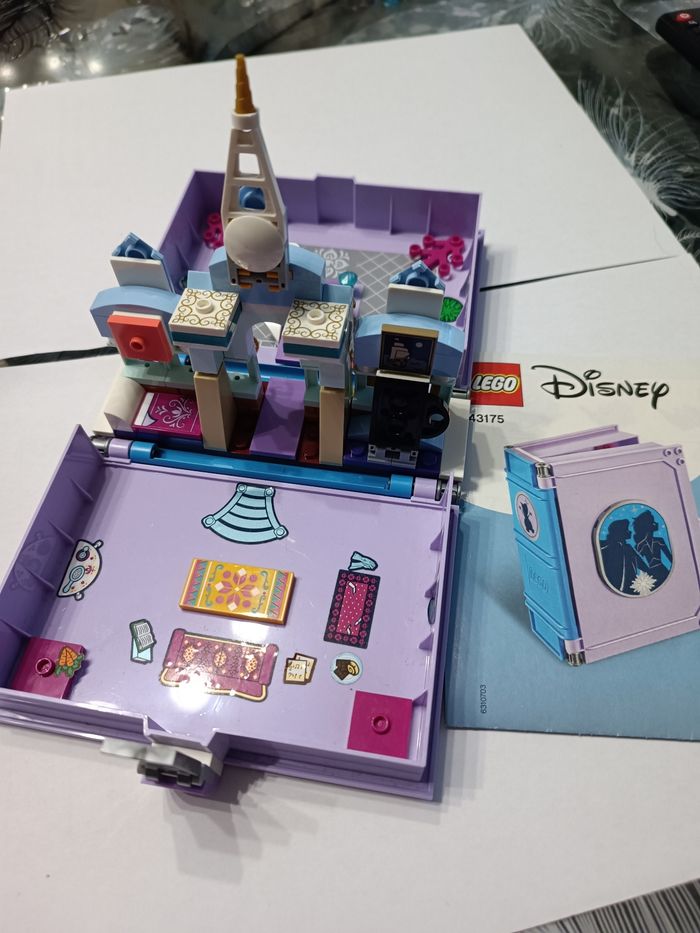 Lego 43175 Les aventures d'Anna et Elsa dans un livre - photo numéro 2
