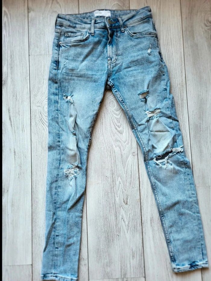 Jean Bershka Homme 36 – slim destroy bleu clair – effet déchiré tendance – look casual urbain
