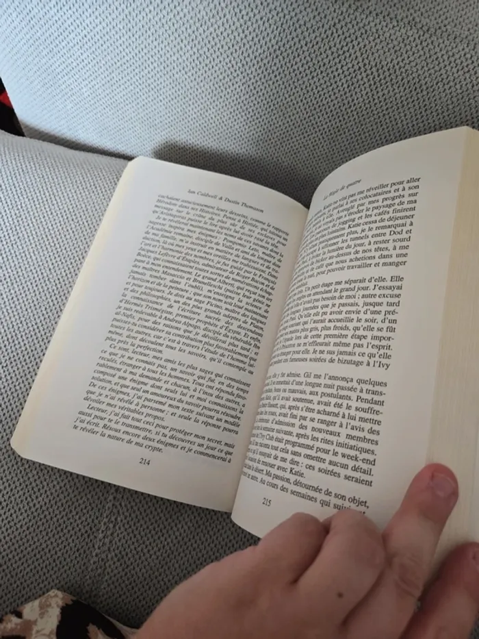 Livre la règle de quatre - photo numéro 3