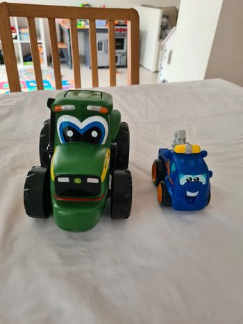 Lot de 2 véhicules
