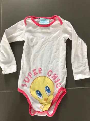 Body titi looney tunes 23 mois en très bon état