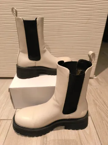 Bottines noires et beige merry scott P37