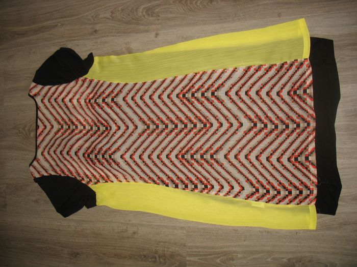 ROBE A BRETELLES NOIRE + VOILE IMPRIMÉ "MISS CAPTAIN" - TAILLE 42 - n°26 - photo numéro 3