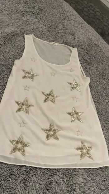 Très beau beige avec etoile en strass