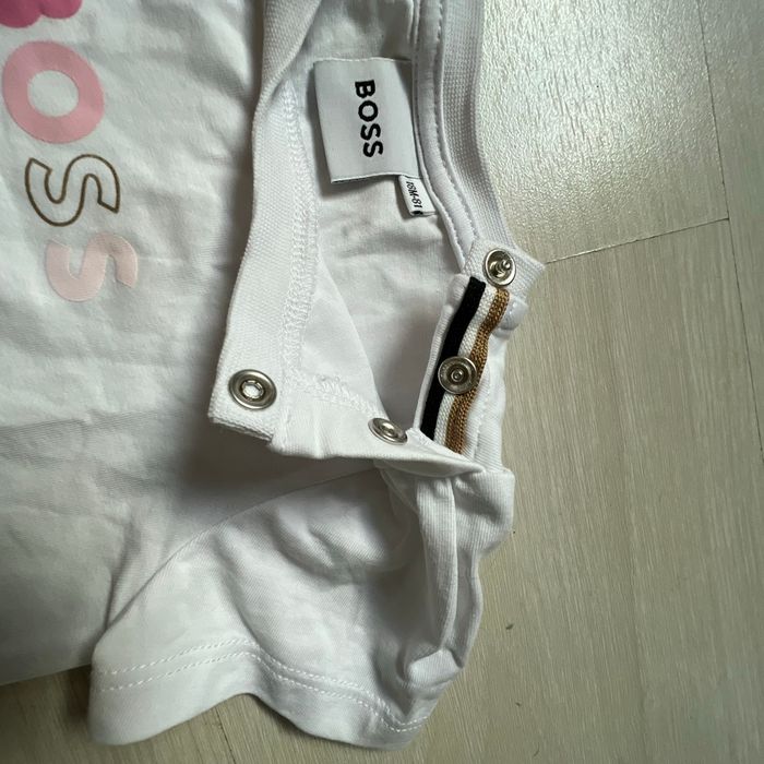 T-shirt Boss blanc - 18 mois - photo numéro 3