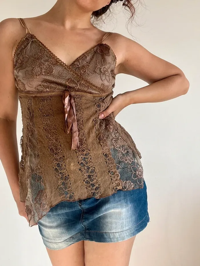 Débardeur y2k années 2000 beige en dentelle taille S 🥥