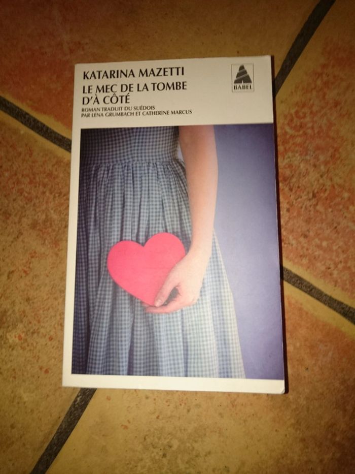 Le mec de la tombe d'à côté