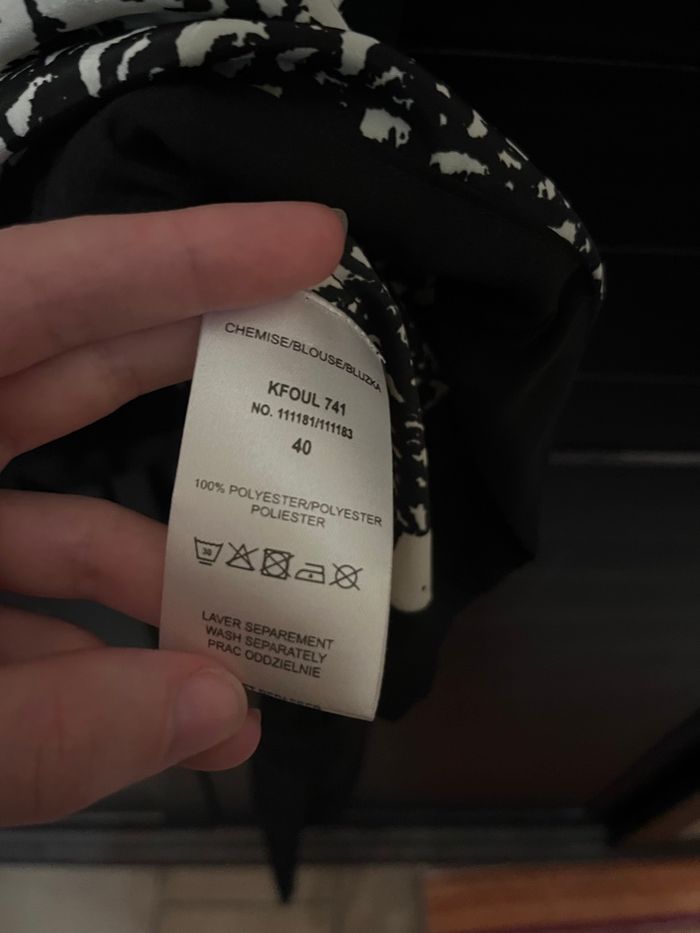 Haut noir et blanc motif abstrait - taille 40 - neuf avec étiquette - photo numéro 5