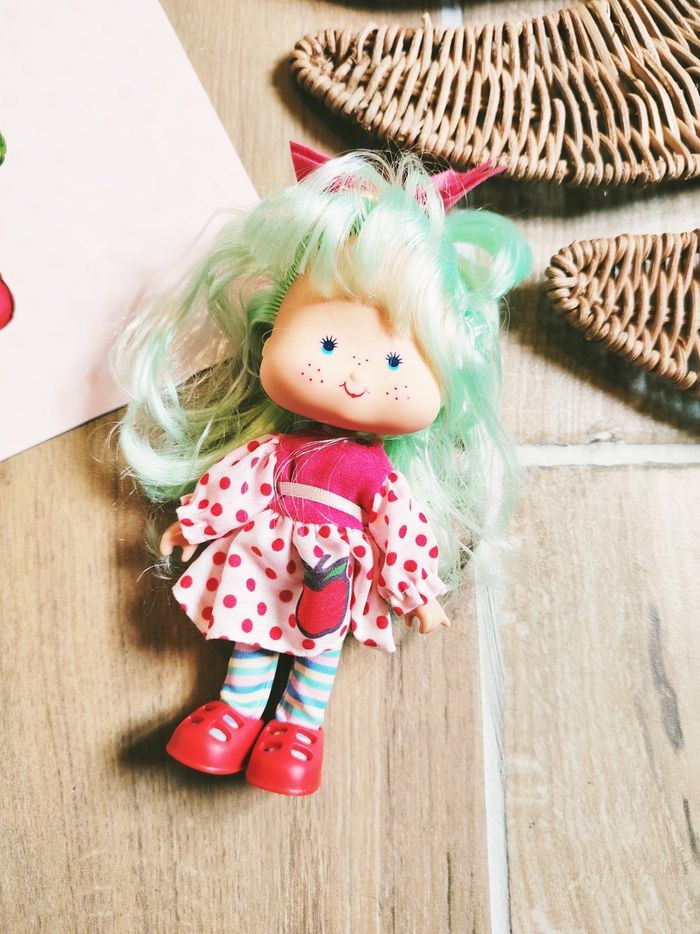 🍓Poupée Charlotte aux fraises n°37 Tarte aux pommes avec son livret fascicule collection Altaya - photo numéro 2