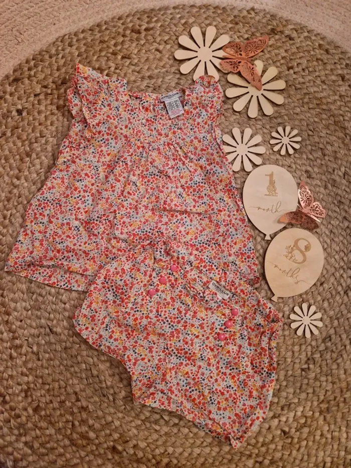 Ensemble d'été blouse et bloomer fleurie cyrillus bebe fille 18 mois