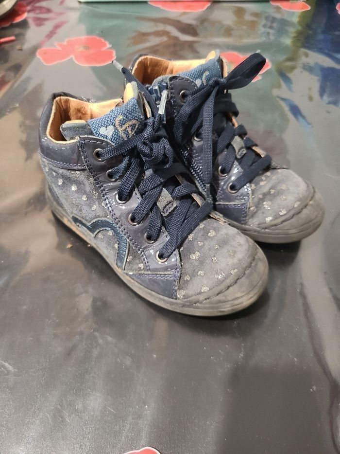 Chaussures 25 - photo numéro 2