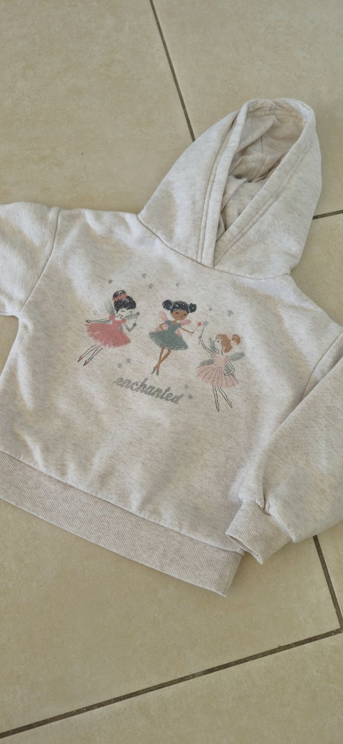 Pull 👧 - photo numéro 2