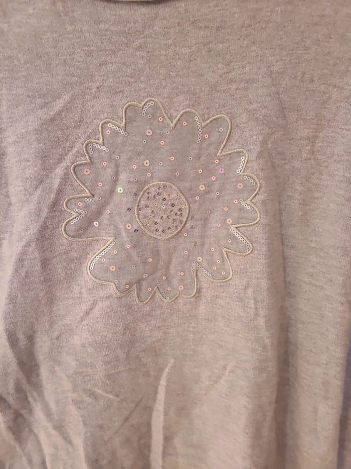 Pull fleurs 🌸 à sequins - photo numéro 2