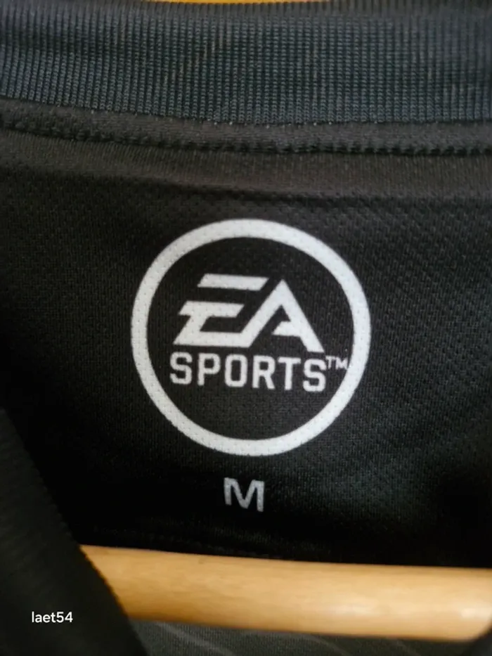 Tee-shirt "EA Sports" - photo numéro 2
