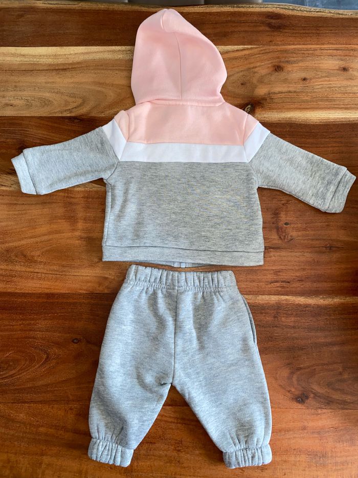 Ensemble jogging - photo numéro 3