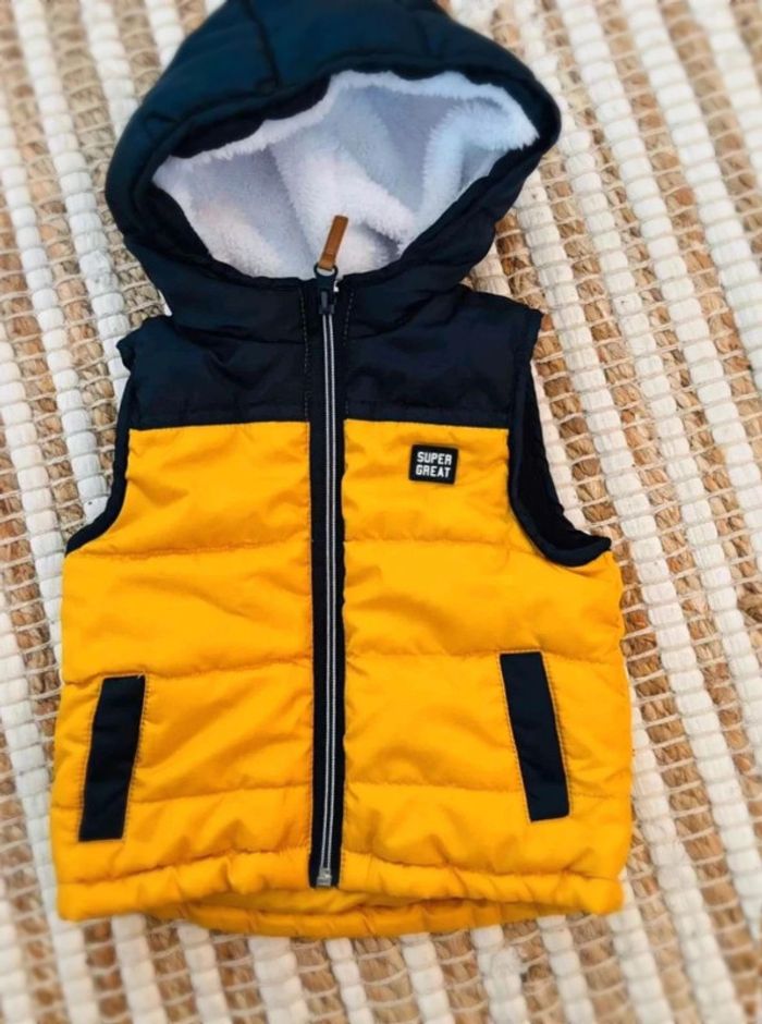 Veste  sans  manche  6  mois  comme  neuve - photo numéro 2