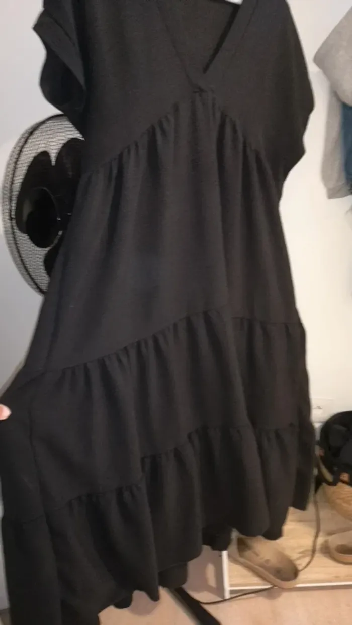 Robe noir neuf sans etiquette taille unique