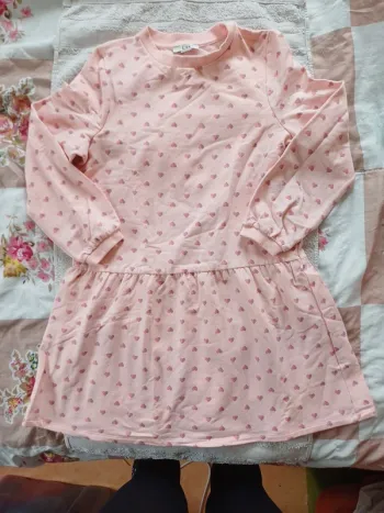 Robe molletonnée rose à petits cœurs