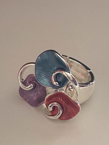 Très jolie bague 3 couleurs et argenté