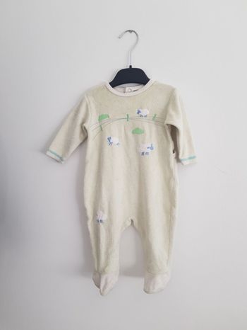 Pyjama en velours taille 3 mois