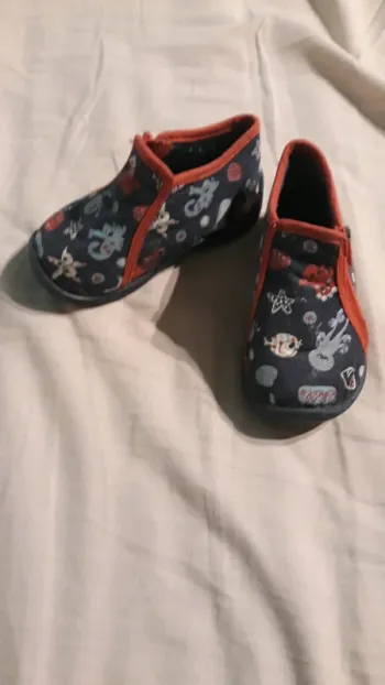 Pantoufle garçon taille 20