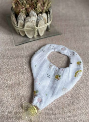 Bavoir attache tétine