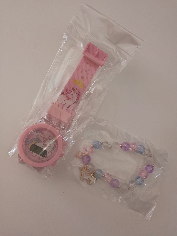 Lot montre+bracelet neuve licorne