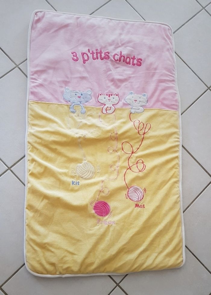 couverture roses et jaunes les chatounets