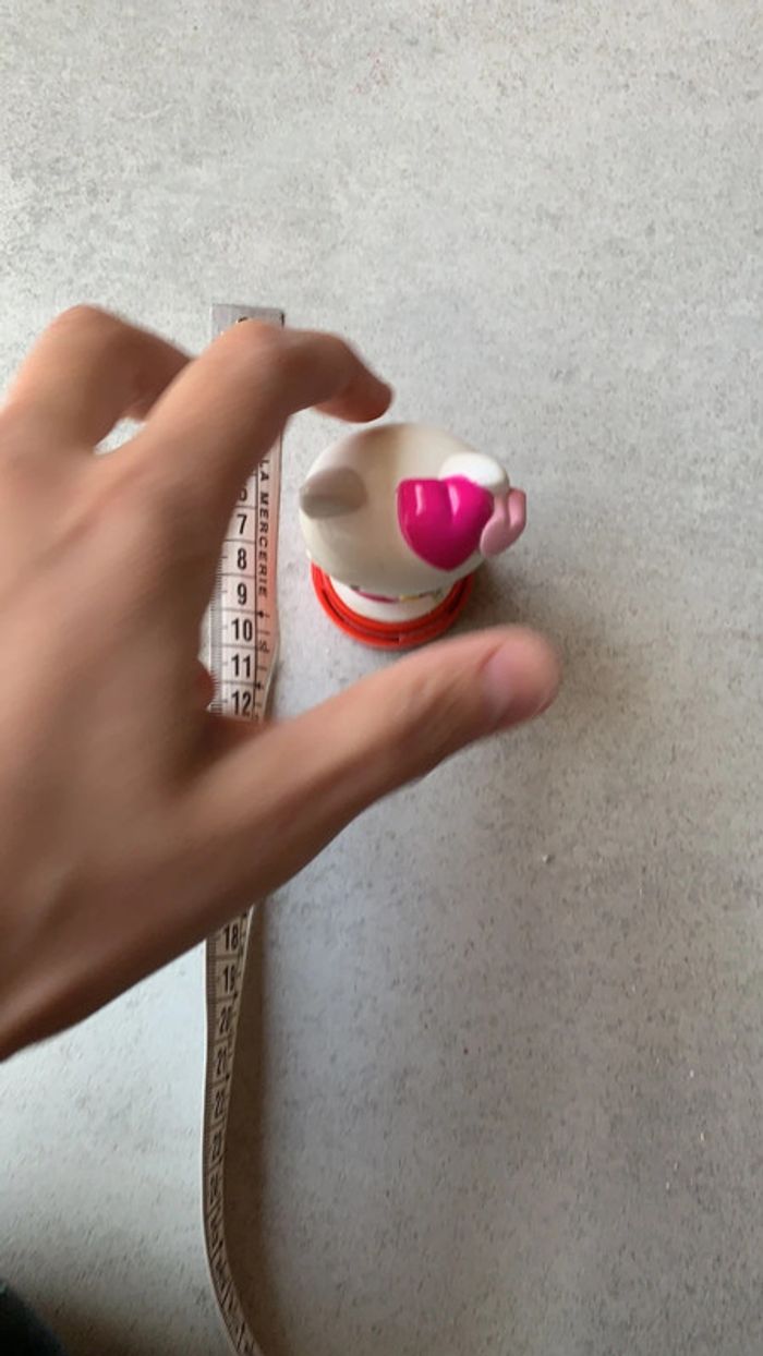 Figurine hello kitty lourd qualité - photo numéro 2