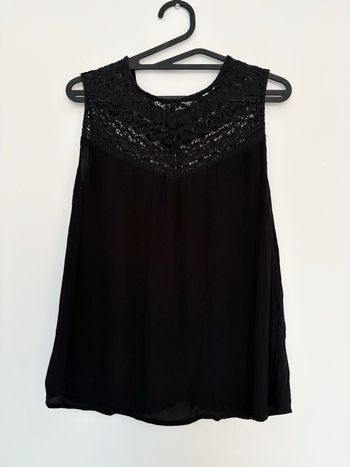 Top noir fluide avec dentelle Liberto – taille 38