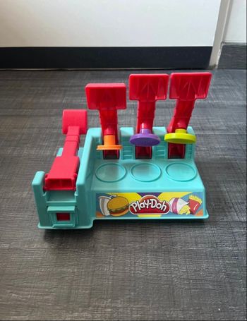 Appareil à hamburger pour pâte à modeler 