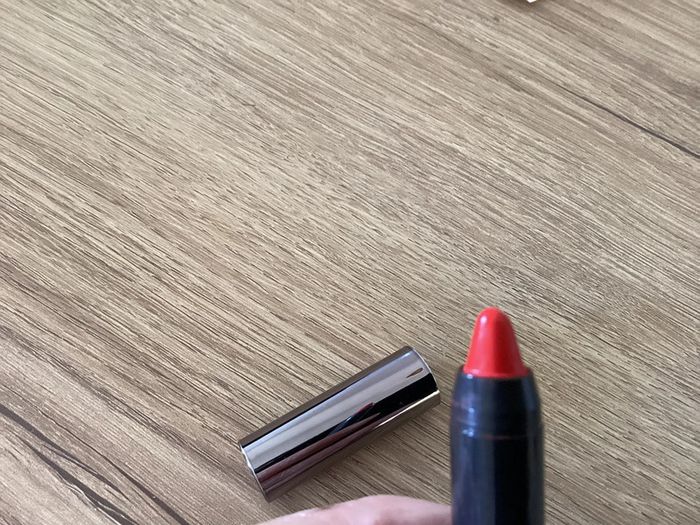 Crayon Rouge à lèvres «  le Matte stylo » Chantecaille - photo numéro 5