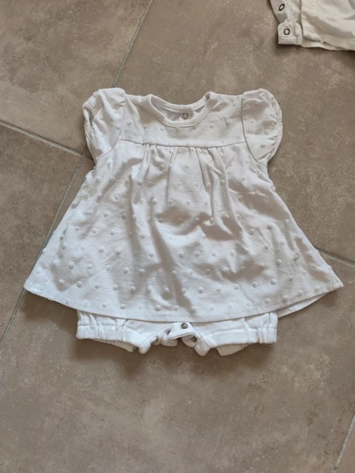 Lot 2 tenues bébé fille 1 mois - photo numéro 2