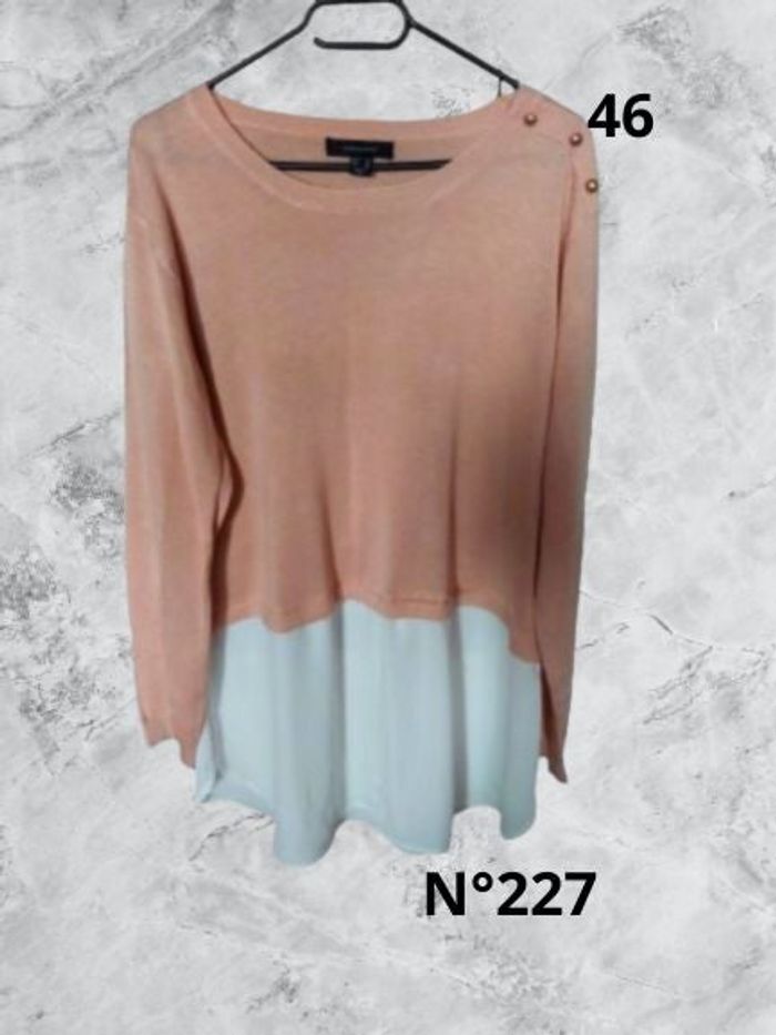 N°227 Pull/Chemise beige/blanc T46. Atmosphère.