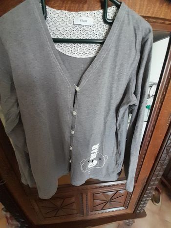 Veste intérieur grise et inscription blanches