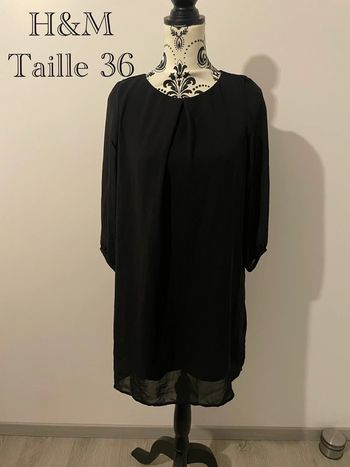 Robe noire H&M fluide chic – Taille 36 – Parfaite soirée / bureau
