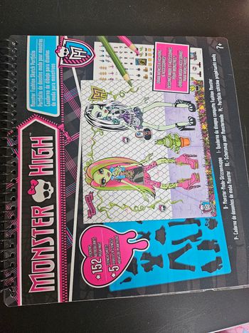 Dessin mode Monster high
TBE