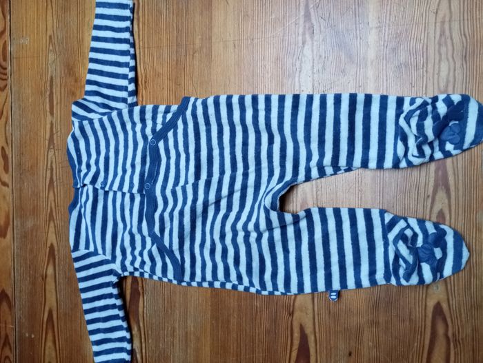 Pyjama velours, Disney, 9 mois - photo numéro 4